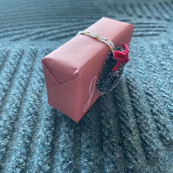 NWT Joy Wreath Holiday Gift Soap from Anthropologie / George & Viv - Picture 4 of 5